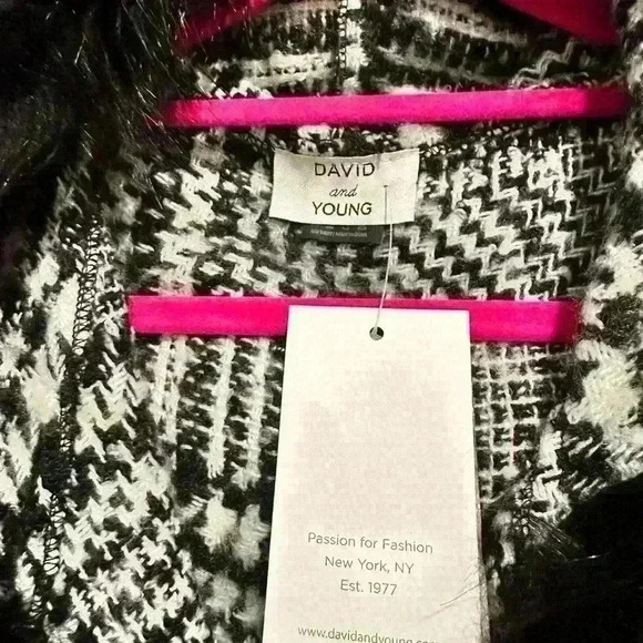 David & Young Onesize Poncho NWOT - Picture 2 of 3